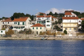 Apartments by the sea Jezera, Murter - 796